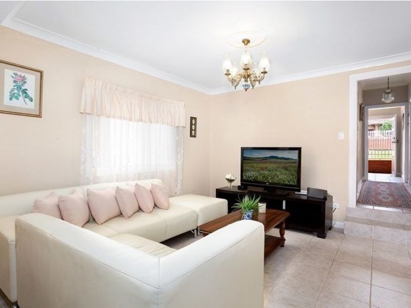 2 Florence Street, Hurlstone Park NSW 2193