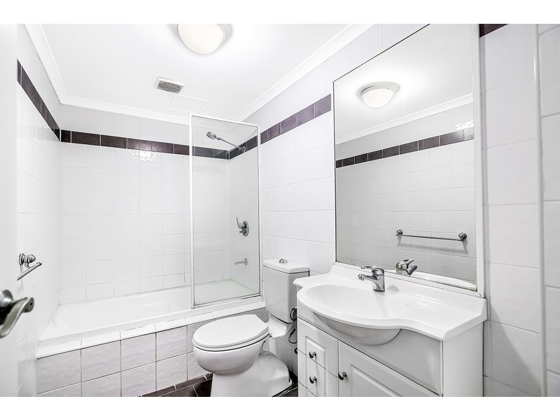 10/4 Burlington Road, Homebush NSW 2140