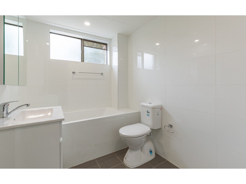 2/14-16 Central Ave, Westmead NSW 2145