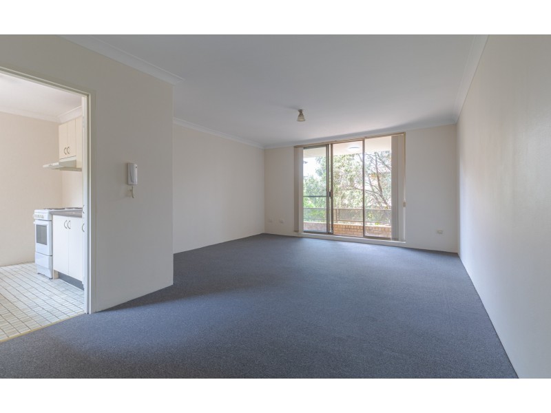 2/14-16 Central Ave, Westmead NSW 2145