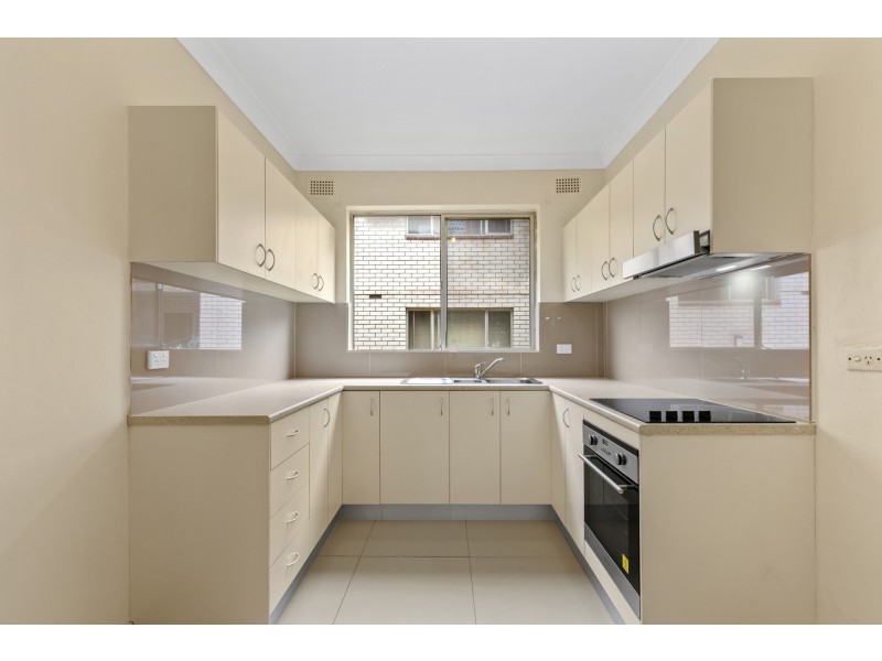 2/9 Bayley Street, Marrickville NSW 2204