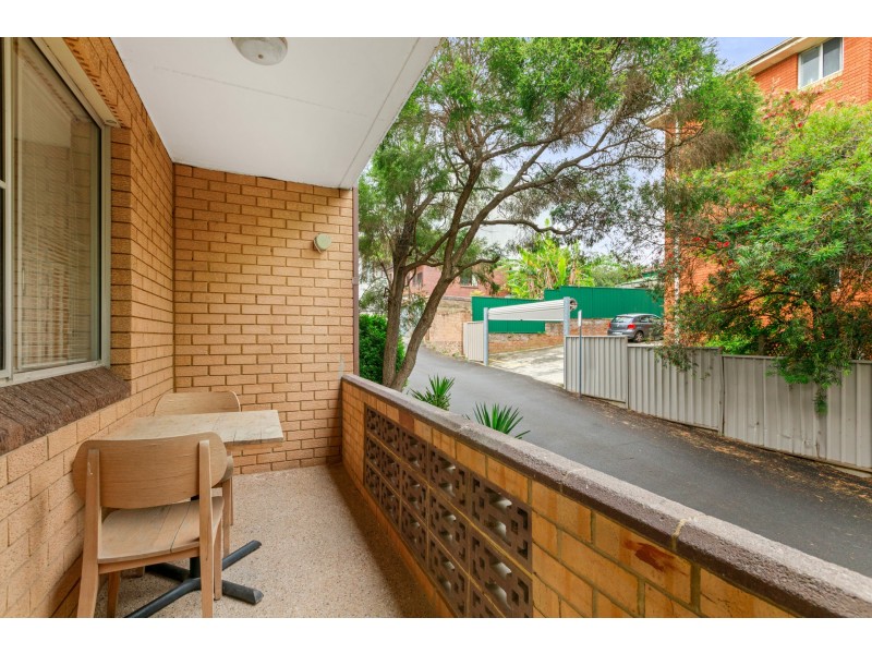 2/9 Bayley Street, Marrickville NSW 2204
