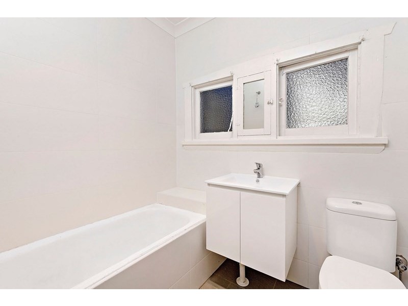 2/13 The Crescent, Homebush NSW 2140