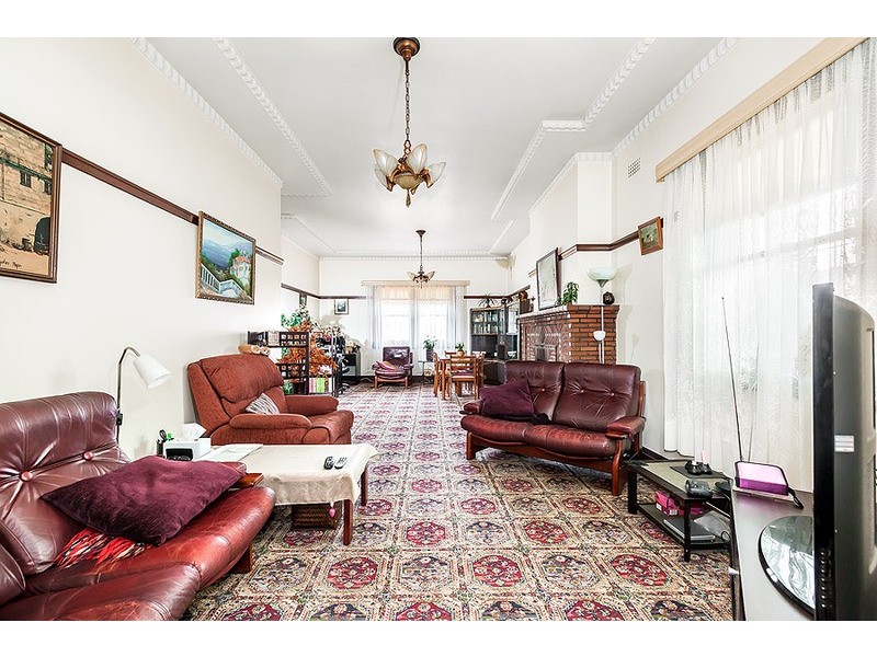 1A  Gladstone Street, Burwood NSW 2134