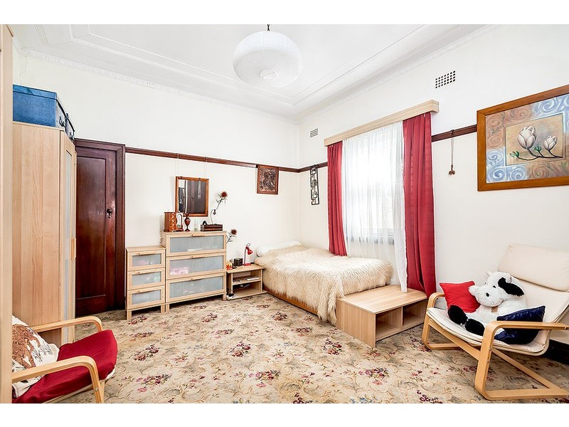 1A  Gladstone Street, Burwood NSW 2134