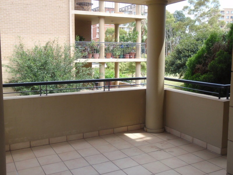 1/1 Bradley Place, Liberty Grove NSW 2138