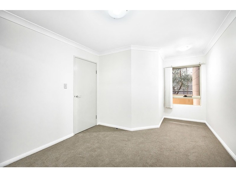 24/3 Bradley Place, Liberty Grove NSW 2138