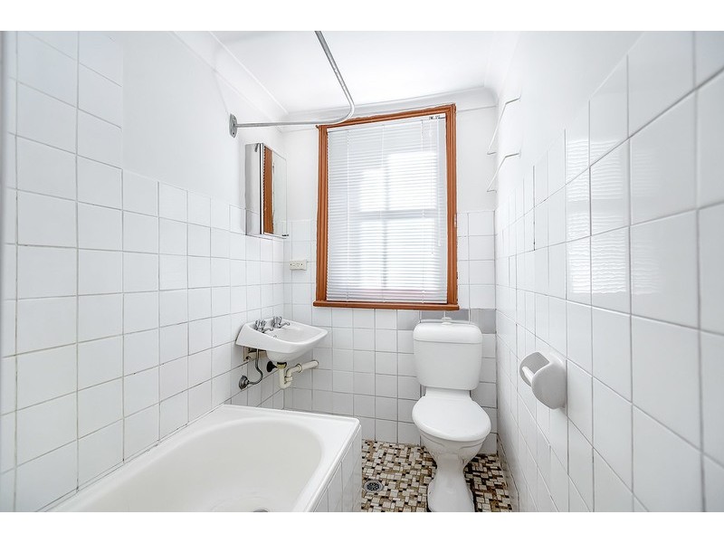 2/27 Wemyss Street, Enmore NSW 2042