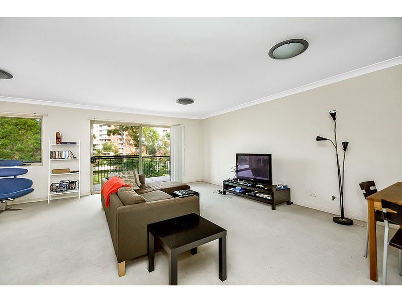 11/3 Bradley Place, Liberty Grove NSW 2138