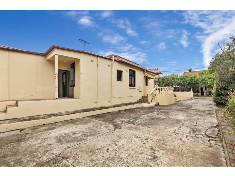 Rear Flat (2)/194 Addison Road, Marrickville NSW 2204