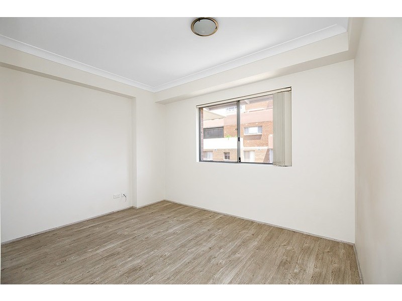 17/8-10 Lachlan Street, Liverpool NSW 2170