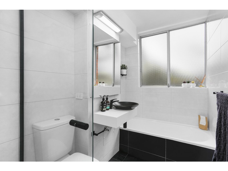 1/3A Bortfield Drive, Chiswick NSW 2046