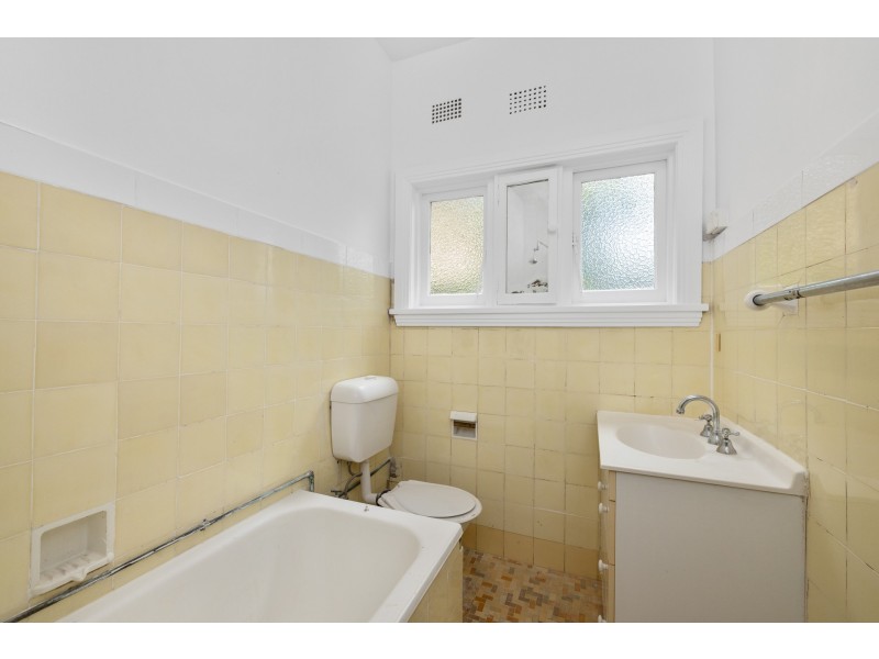 2/143 Victoria Street, Ashfield NSW 2131