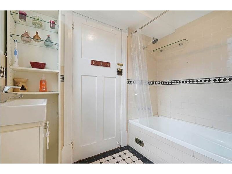 215 New Canterbury Road, Lewisham NSW 2049