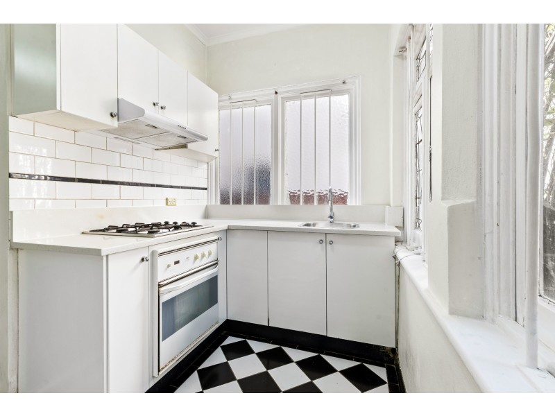 2/18a Railway Parade, Burwood NSW 2134