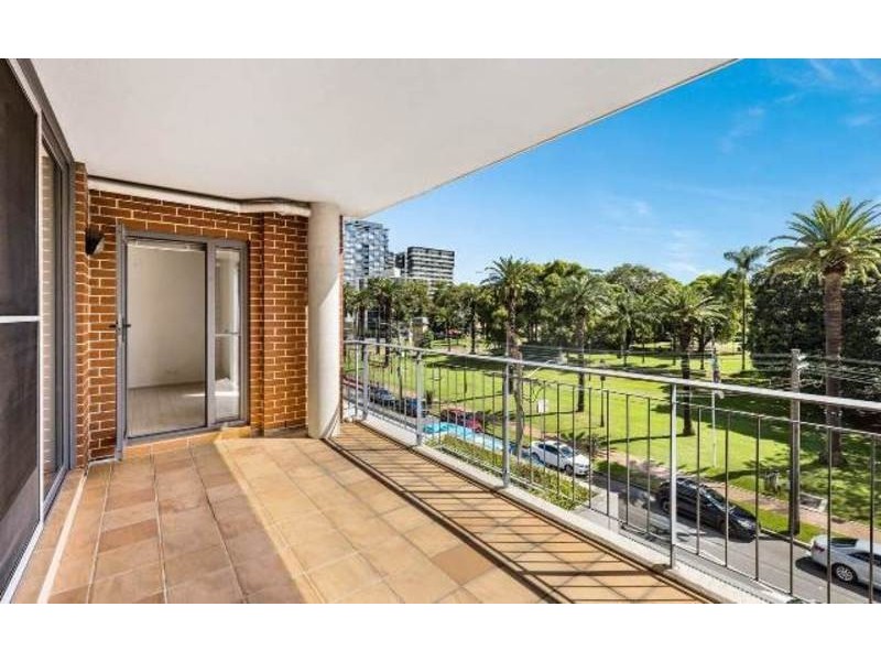 8/78 Burwood Road, Burwood NSW 2134