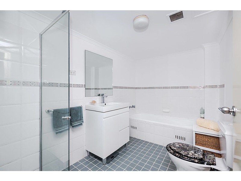 4/10 Broughton Street, Canterbury NSW 2193