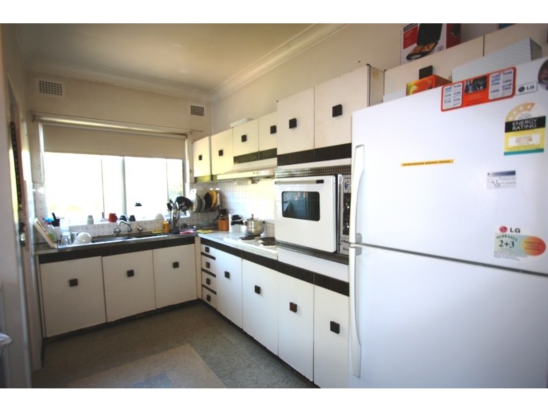 16/11-13 Jeffrey Street, Canterbury NSW 2193