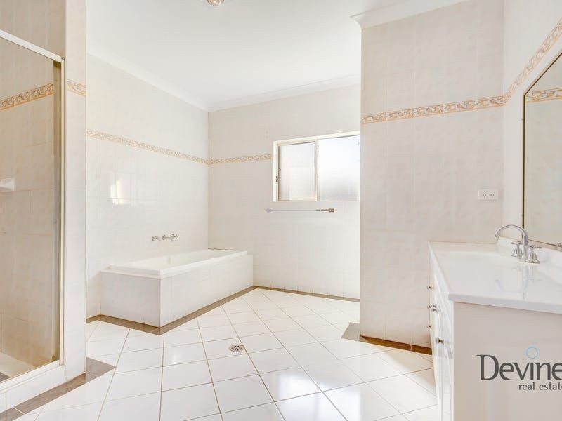 114B Kelvin Park Drive, Bringelly NSW 2556