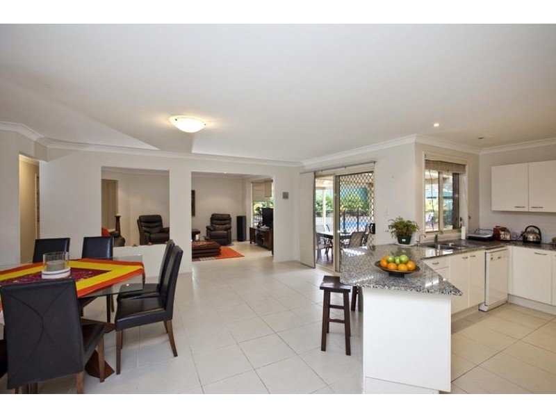 10 Meranti Ave, Fletcher NSW 2287