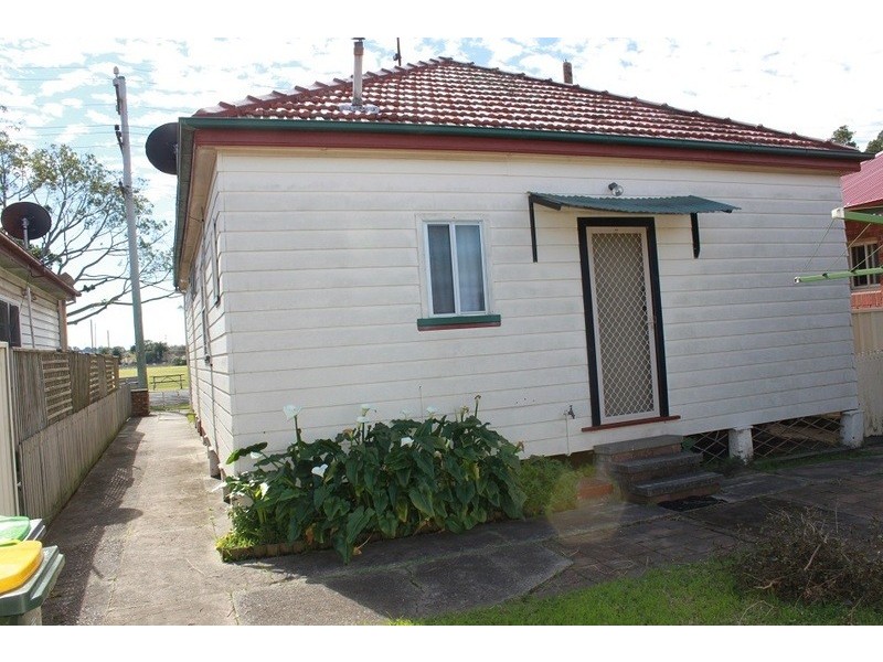 51  Young Street, Georgetown NSW 2298