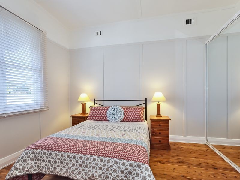 5 Lorna Street, Waratah NSW 2298