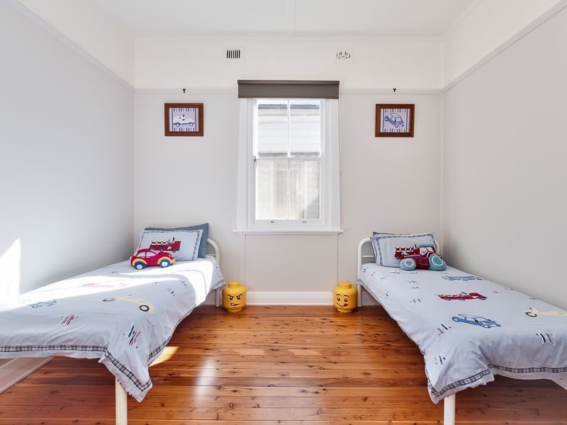 5 Lorna Street, Waratah NSW 2298