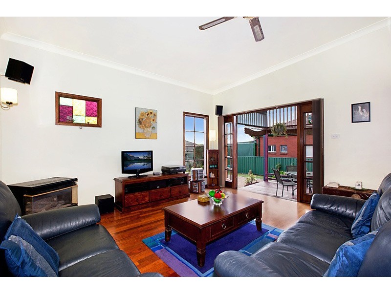 370 Brunker Rd, Adamstown NSW 2289