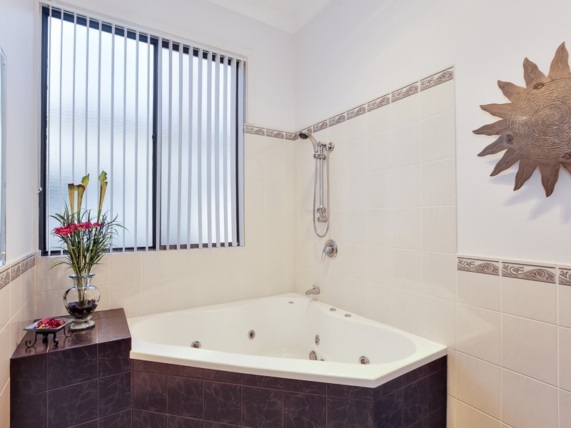 11 Buruda Street, Mayfield NSW 2304