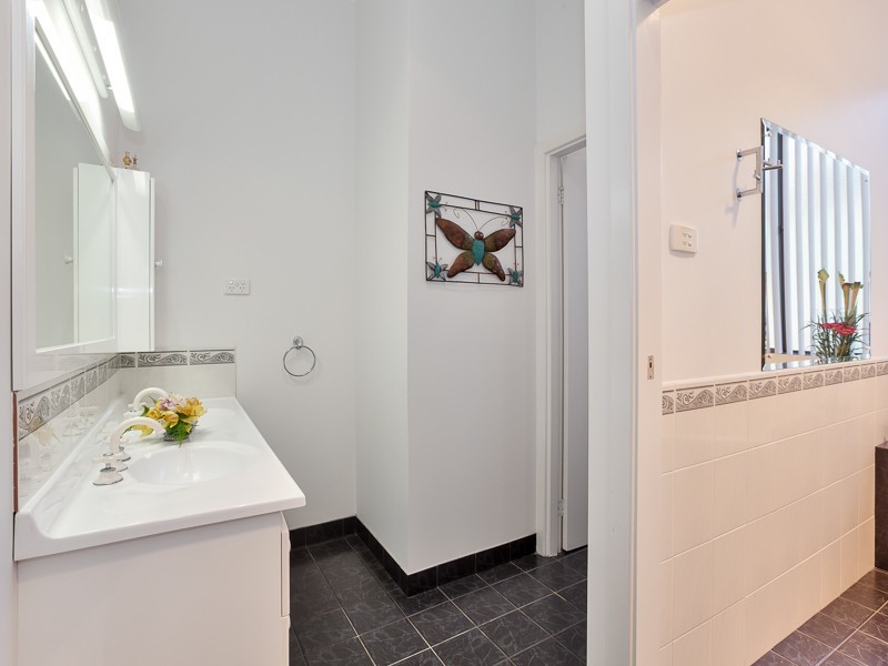 11 Buruda Street, Mayfield West NSW 2304