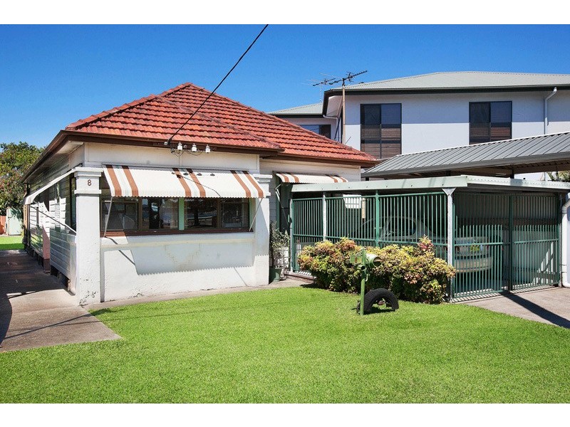 8  Punt Rd, Stockton NSW 2295