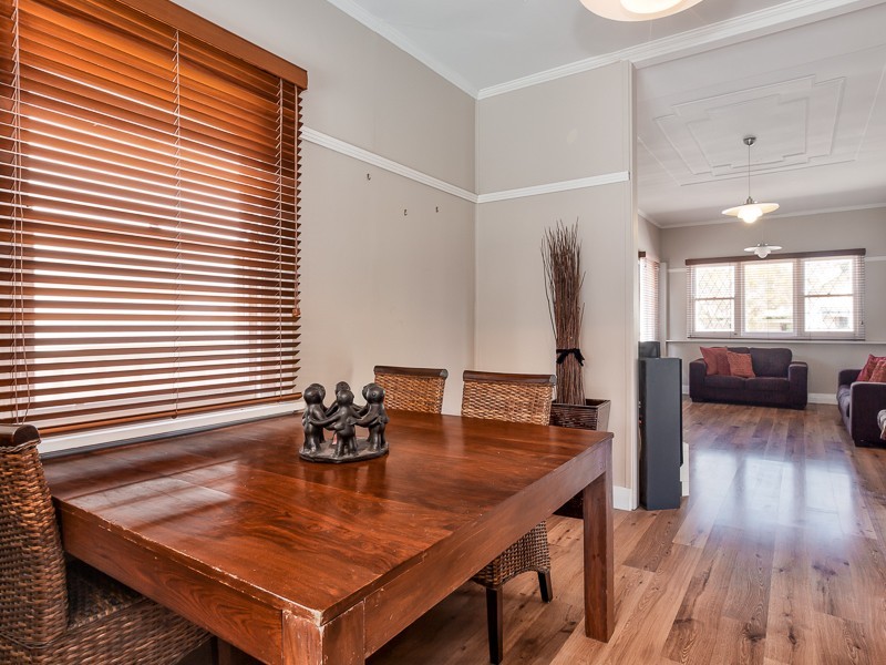 6 Ada Street, Waratah NSW 2298