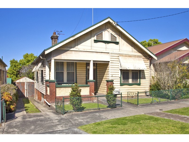 31 Crebert Street, Mayfield East NSW 2304