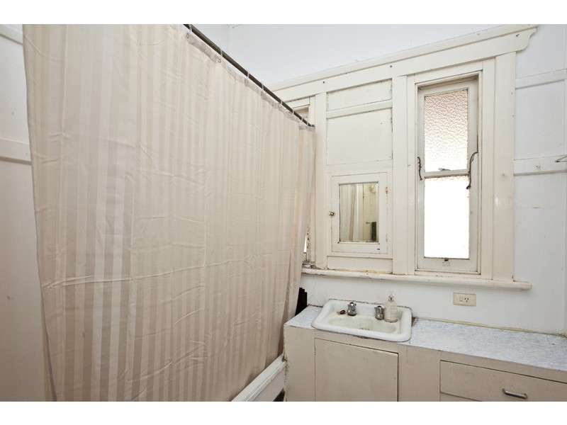 31 Crebert Street, Mayfield East NSW 2304