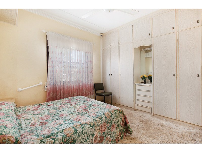 1 Lomond Street, Stockton NSW 2295