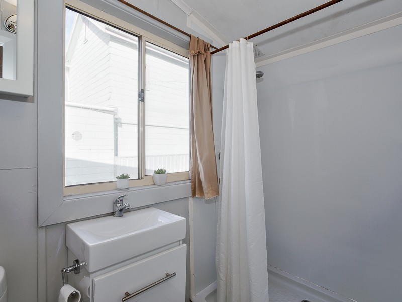 9 Teralba Road, Broadmeadow NSW 2292