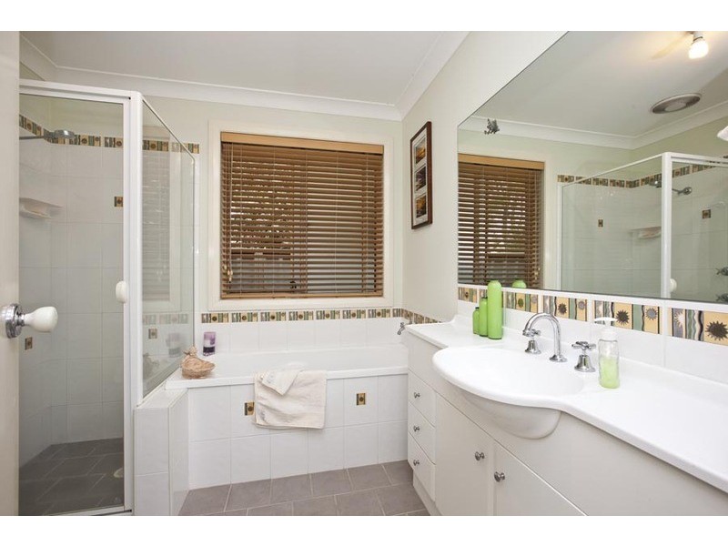 17 Swainson Street, Mayfield East NSW 2304