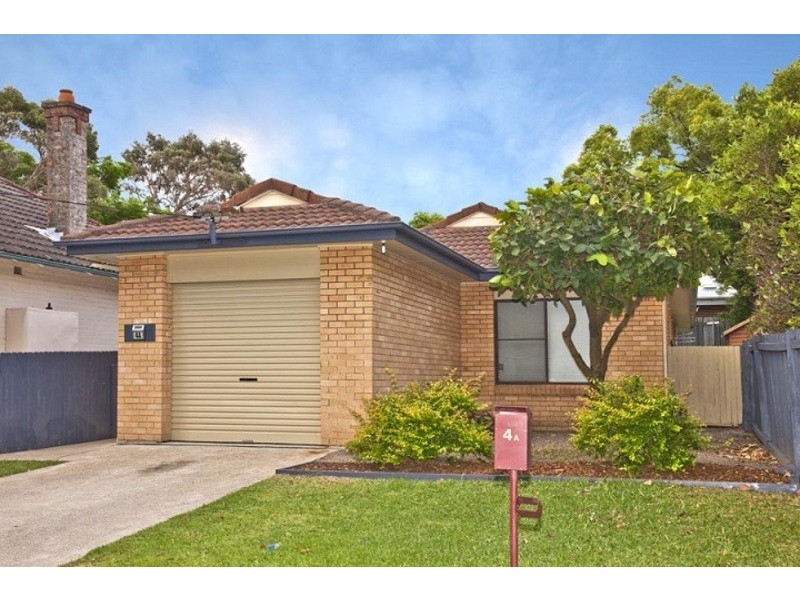 4 Durham Street, Mayfield NSW 2304