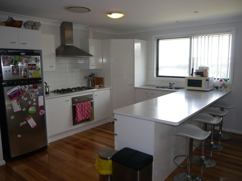 9 Bangalore Place, Cameron Park NSW 2285