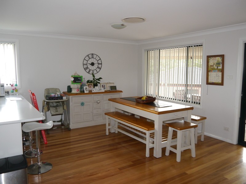 9 Bangalore Place, Cameron Park NSW 2285