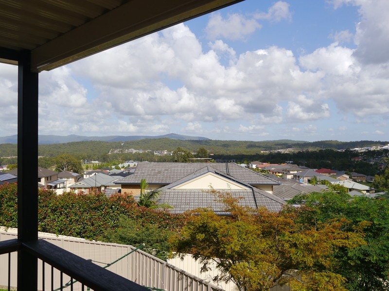 9 Bangalore Place, Cameron Park NSW 2285