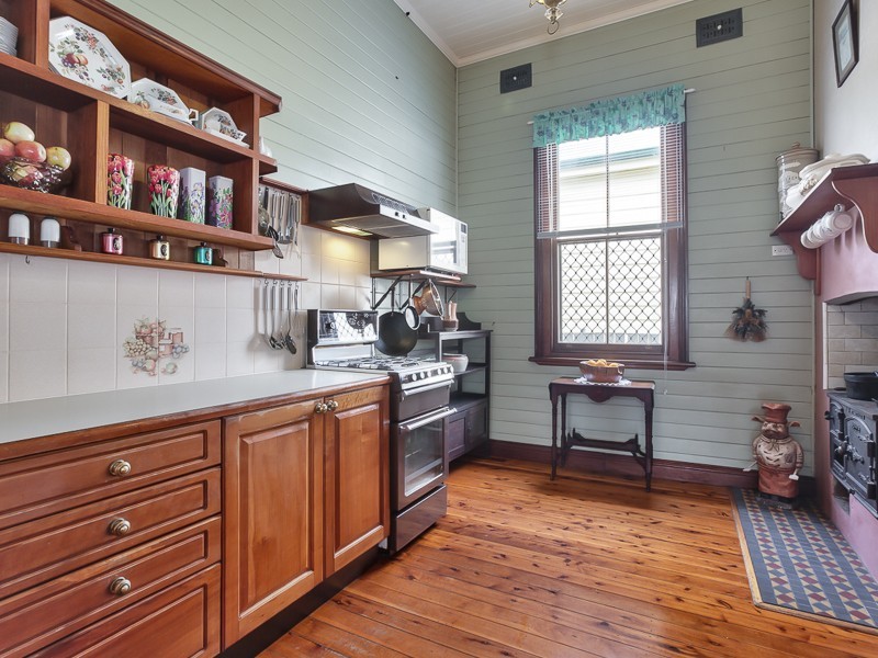 16 Lorna Street, Waratah NSW 2298