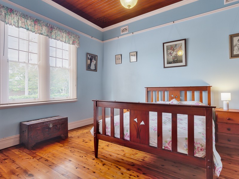 16 Lorna Street, Waratah NSW 2298