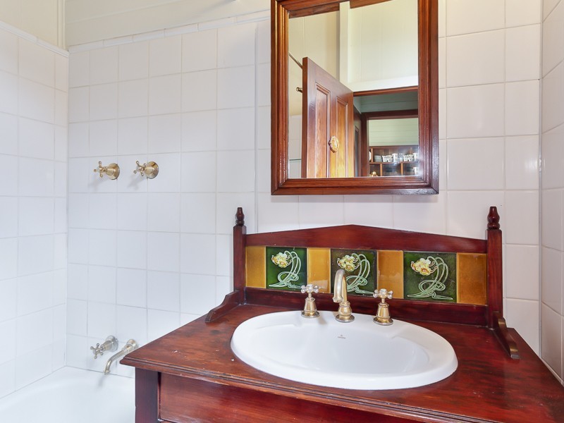 16 Lorna Street, Waratah NSW 2298