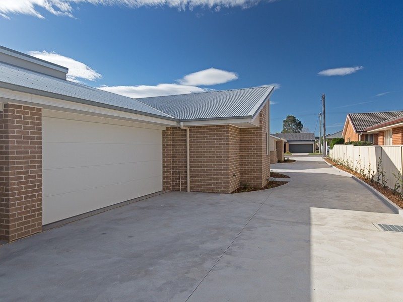 2/13 Margaret Street, Warners Bay NSW 2282