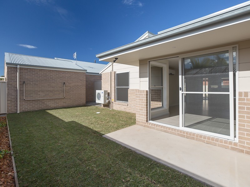 2/13 Margaret Street, Warners Bay NSW 2282