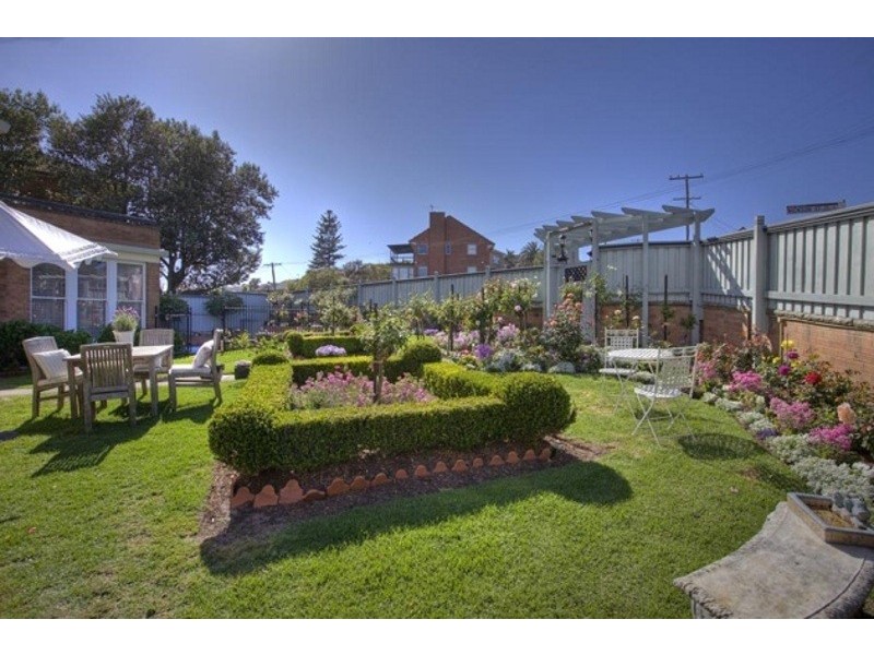 24  Fenton Ave, Newcastle NSW 2300