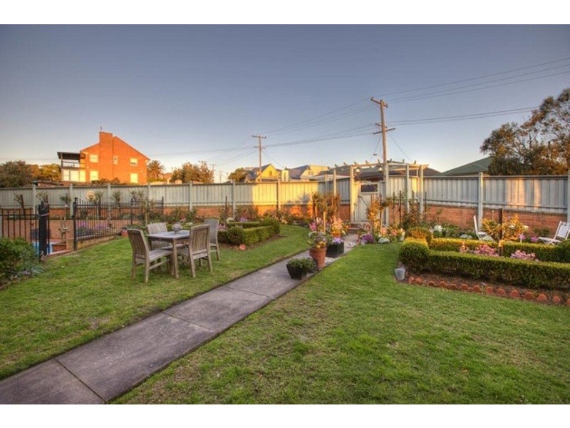 24  Fenton Ave, Newcastle NSW 2300