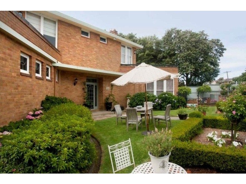 24 Fenton Ave, Bar Beach NSW 2300