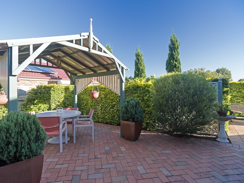4 Mabellae Place, Warabrook NSW 2304